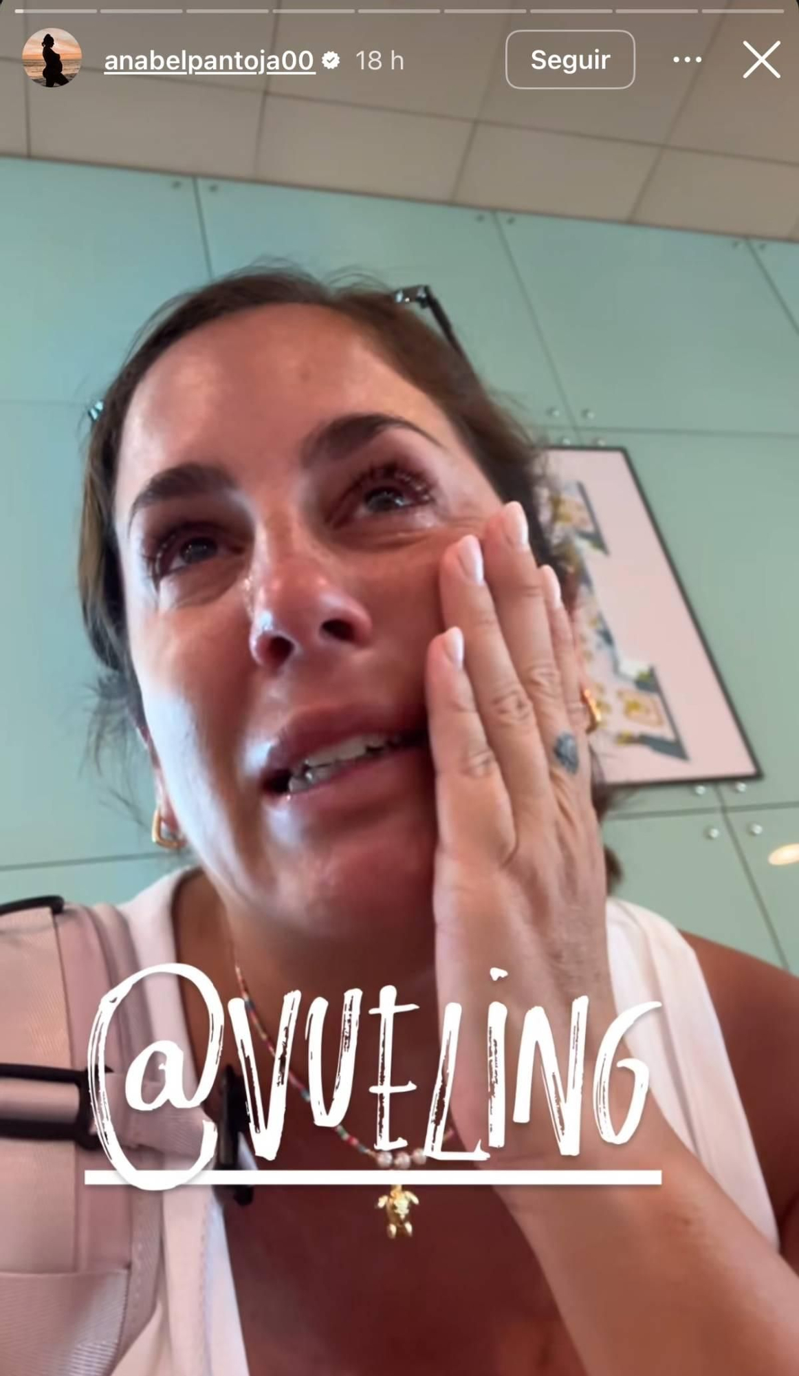 Anabel ha roto a llorar en el aeropuerto tras descubrir que habían perdido sus maletas