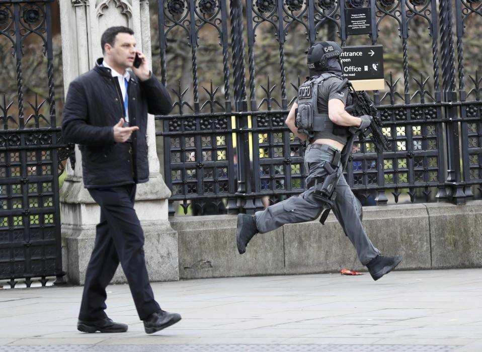 Atentado terrorista en las inmediaciones del Parlamento británico.