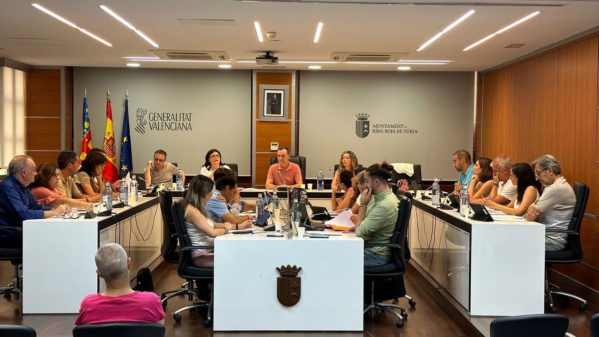 Pleno de Riba-roja de Túria.