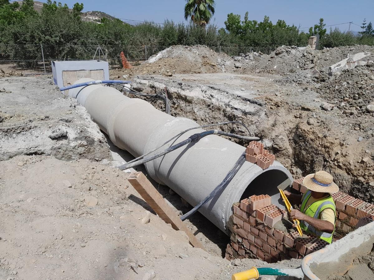 Obras en la vía Villafranco en Alhaurín El Grande.