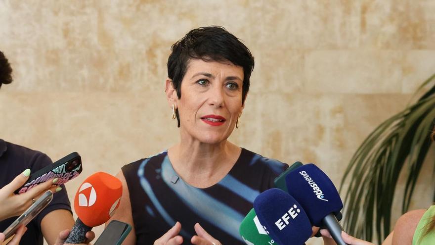 El Gobierno responde a las críticas de Ceuta: "Estamos preparando las instalaciones de acogida donde acordamos con Vivas"