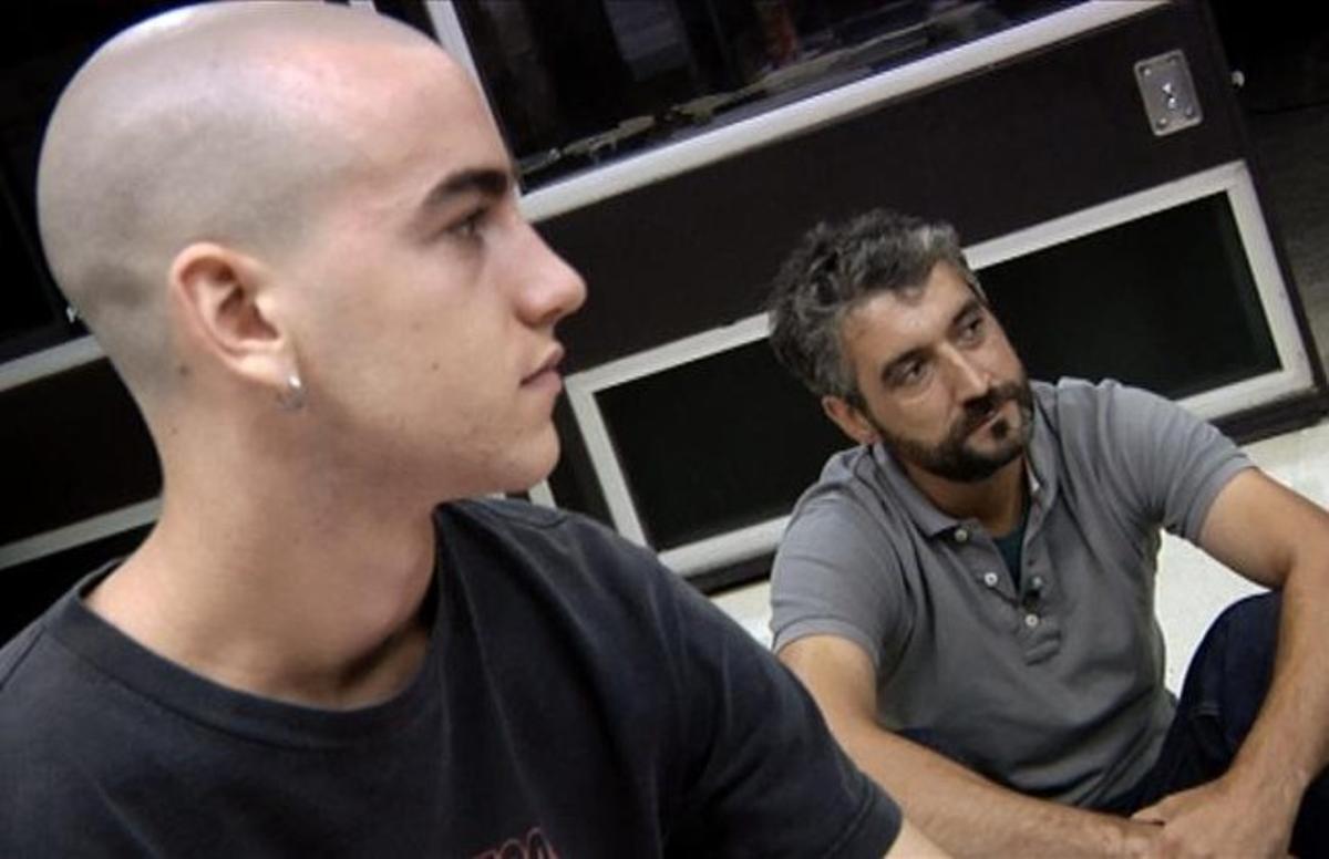 Àlex Monner, de ’Polseres vermelles’, amb Roger de Gràcia, en el programa ’La meva’. Àlex Monner, de ’Polseres vermelles’, amb Roger de Gràcia, en el programa ’La meva’.