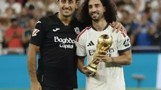 Marc Cucurella: “Ha sido muy emocionante enseñar un trofeo que ha sido histórico para España"