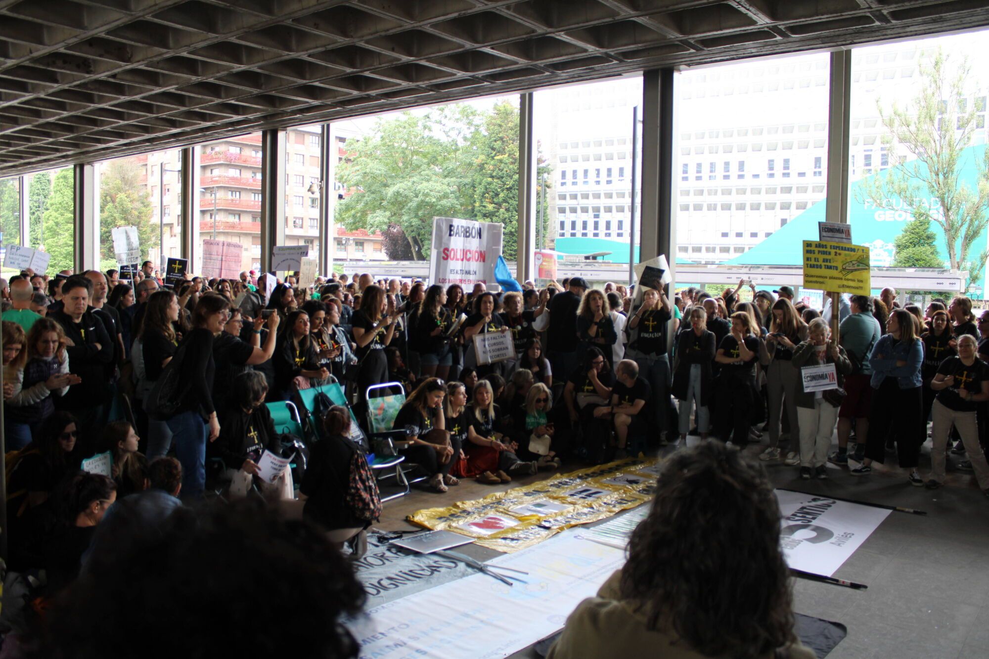 Así fue la última jornada de huelga educativa en Asturias
