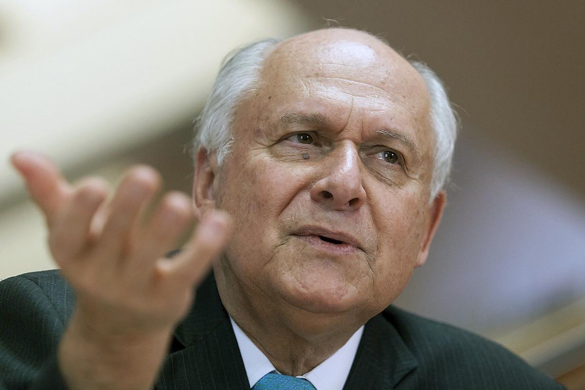 El director del Instituto Inmunológico de Colombia, Manuel Elkin Patarroyo, tras cinco años con la investigación paralizada, ha retomado el estudio hace tres meses y aseguró en una entrevista a Efe que en dos años se tendrá la vacuna de la malaria y que se distribuirá de forma gratuita a las personas que más lo necesiten