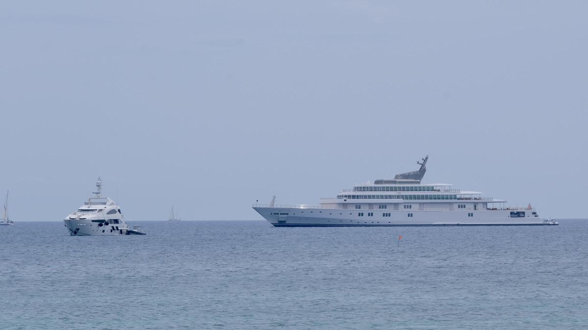 Las fotos del Rising Sun en Palma, el megayate en el que Jeff Bezos y Bruce Springsteen descubrieron Mallorca