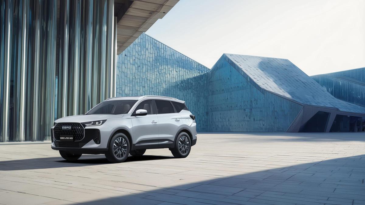 Ebro arranca la producción del S700 HEV en su Ebro Factory