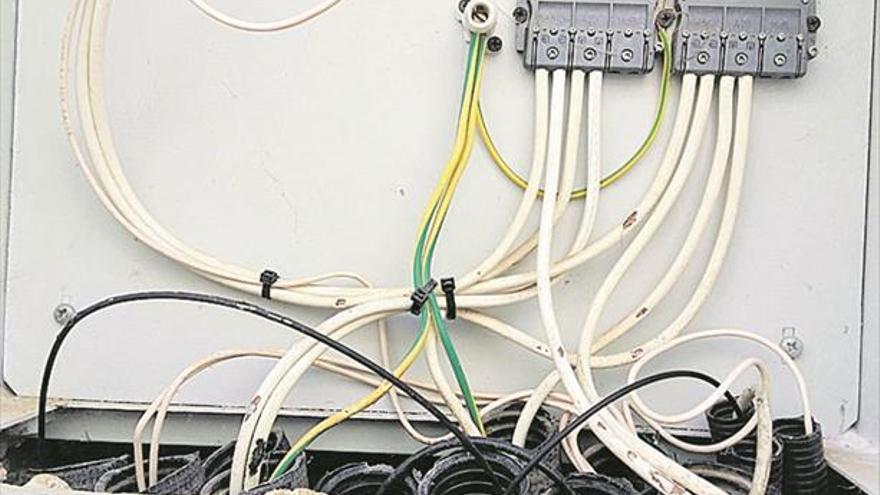 Las ratas devoran el cableado de servicios en una zona residencial