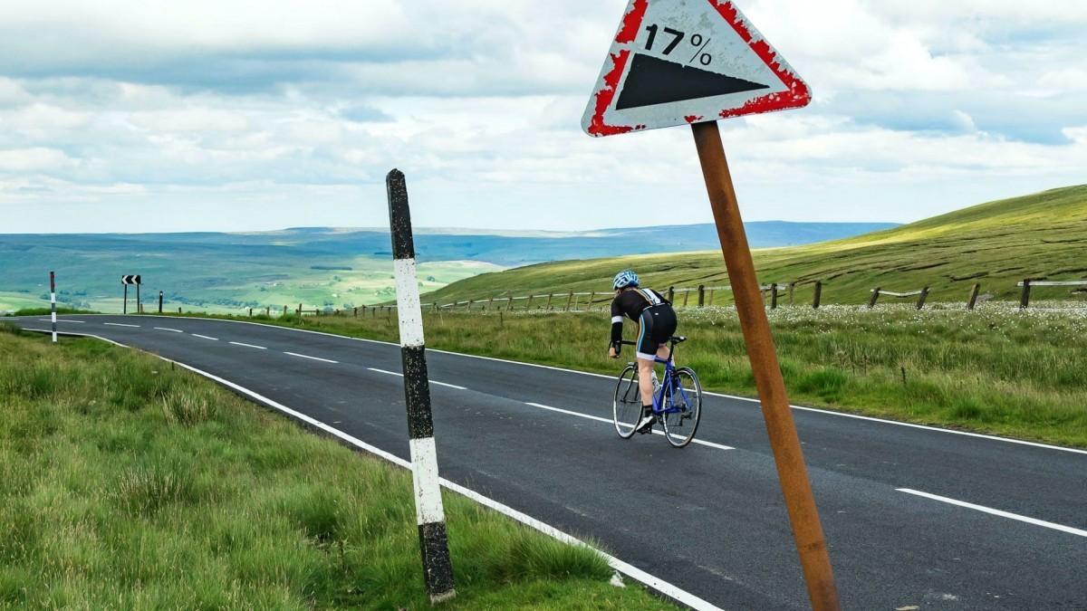 ¿Las bicicletas pueden ir por los arcenes de las autopistas?