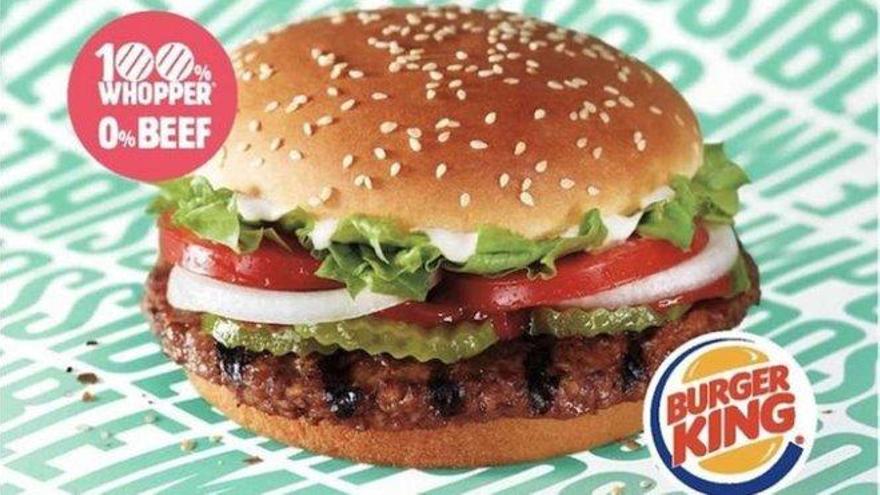 Un hombre vegano denuncia a Burger King por cocinar la Whopper Impossible en la misma parrilla que la carne