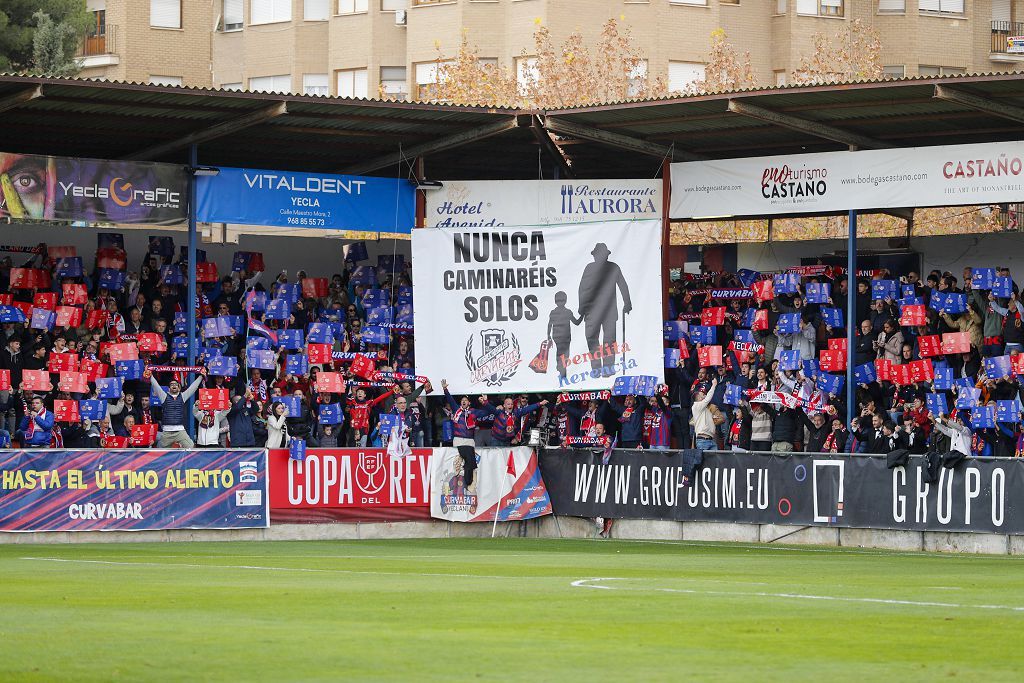 Encuentro de Copa del Rey entre el Rayo Vallecano y el Yeclano, en imágenes