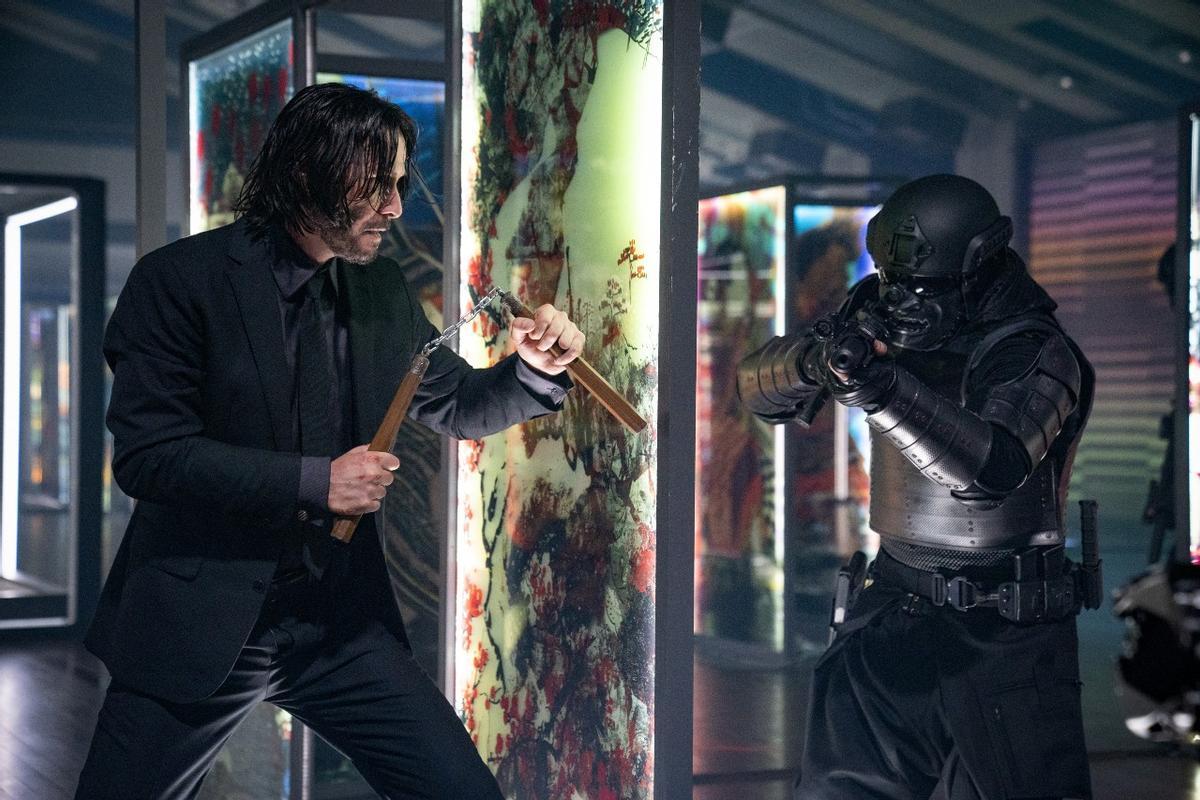 Keanu Reeves en una escena de acción de ’John Wick 4’