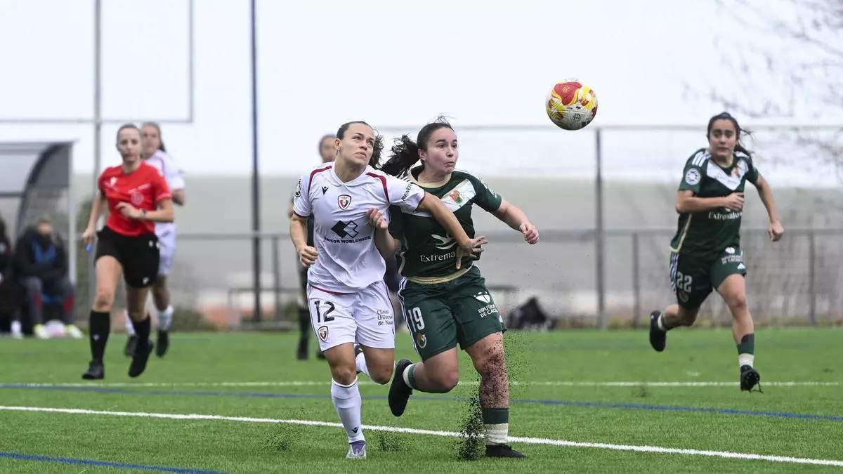 El Cacereño Femenino se mete en el hoyo