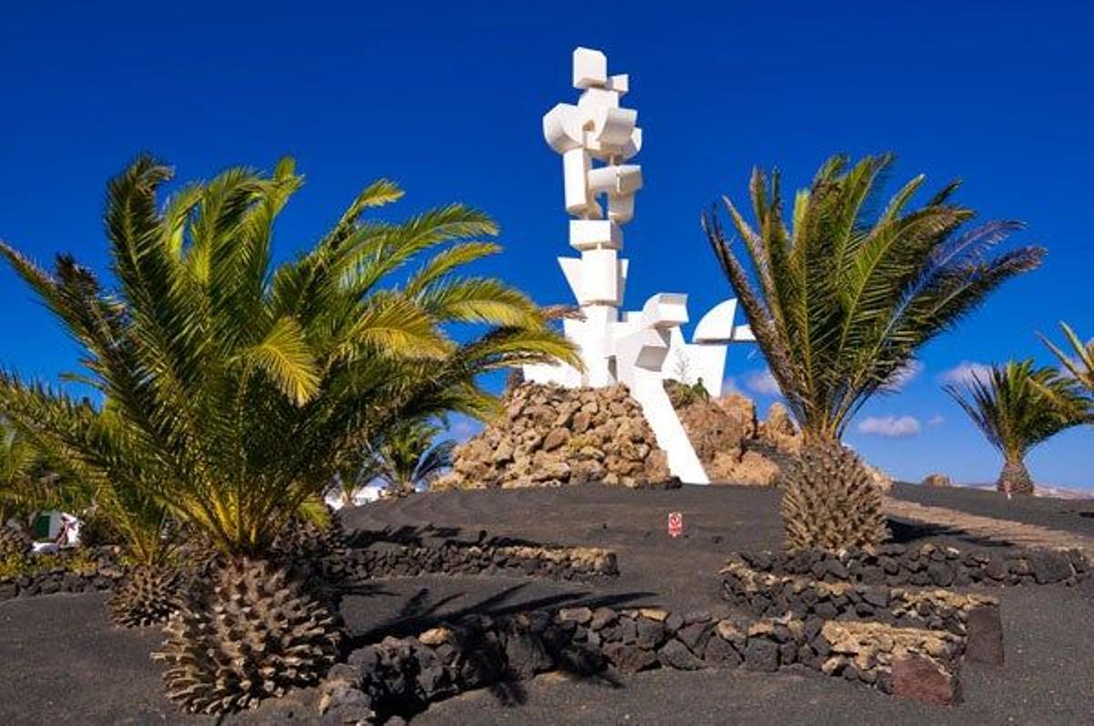 Monumento al Campesino en honor al trabajo de los campesinos lanzaroteños