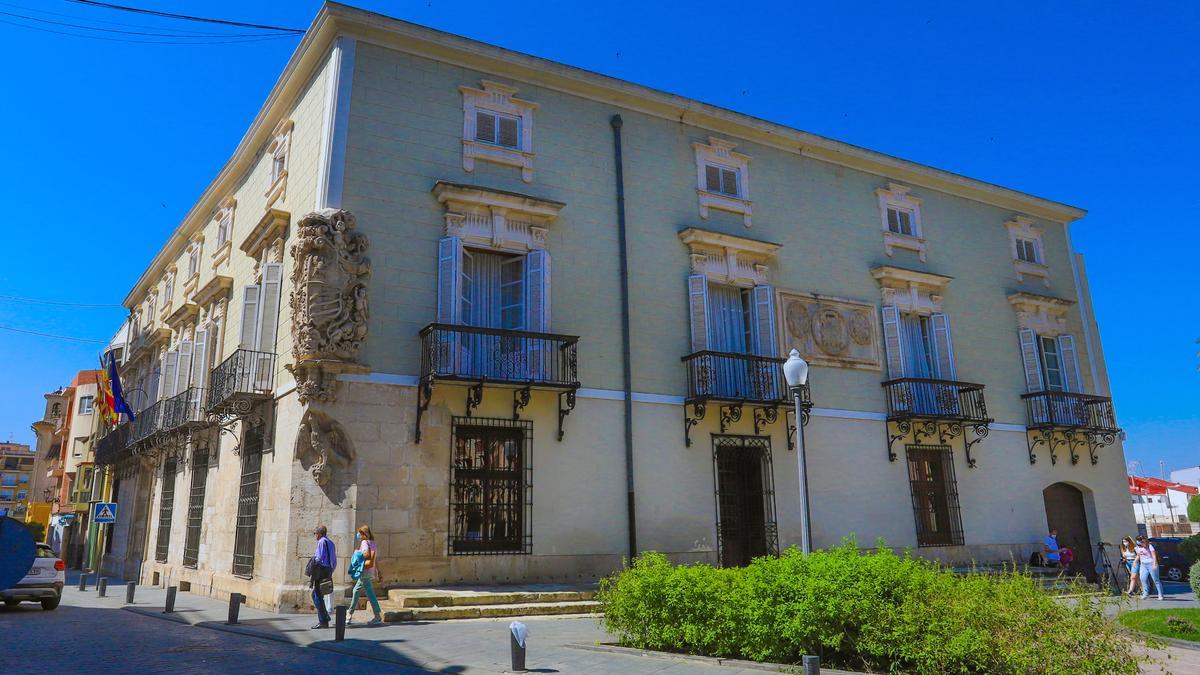Palacio del Marqués de Arneva, sede principal del Ayuntamiento de Orihuela