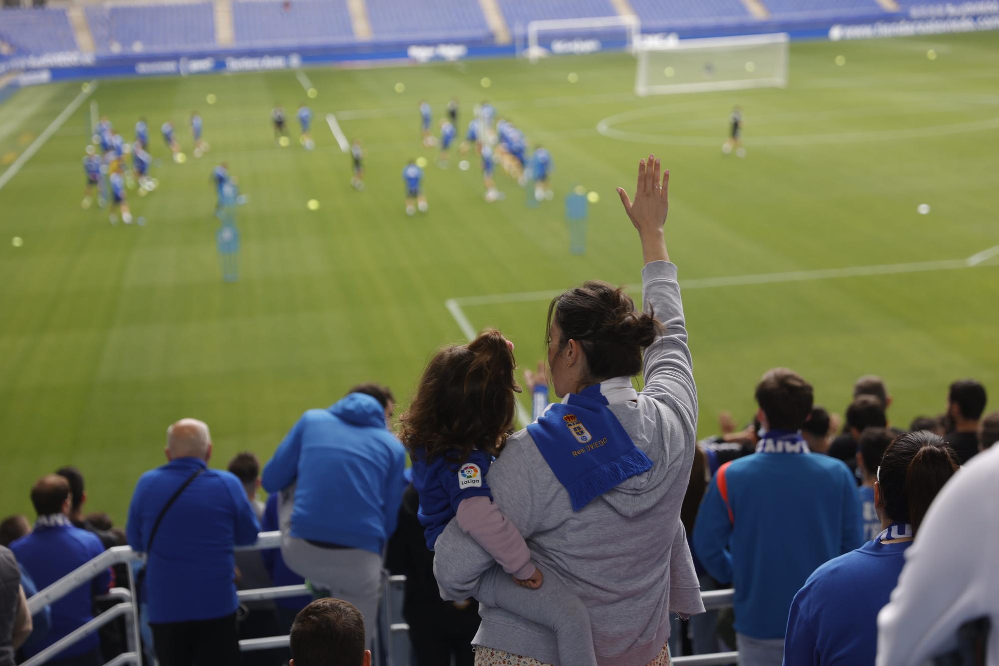 EN IMÁGENES: Miles de hinchas azules animan al equipo antes del derbi en un entrenamiento en el Tartiere