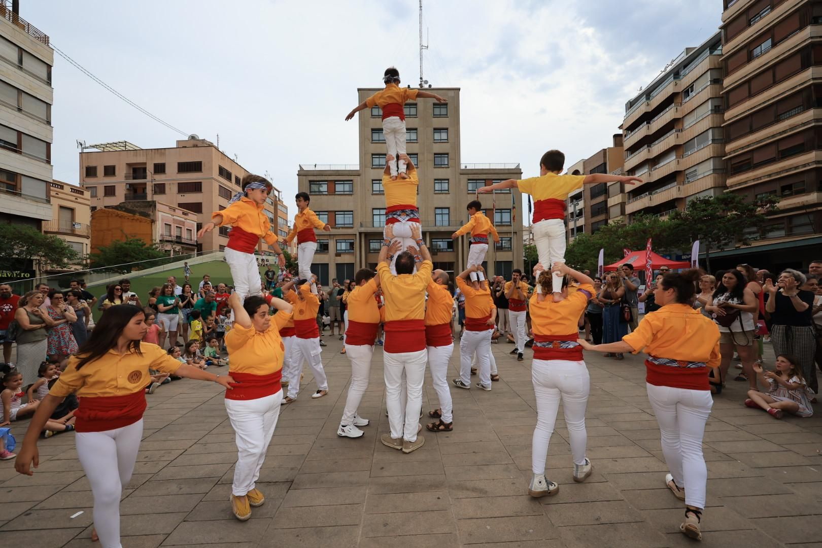 Les fotos de com Vila-real 'trau la llengua' per a defensar el valencià