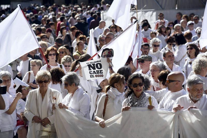 Zaragoza se une por la paz y el diálogo