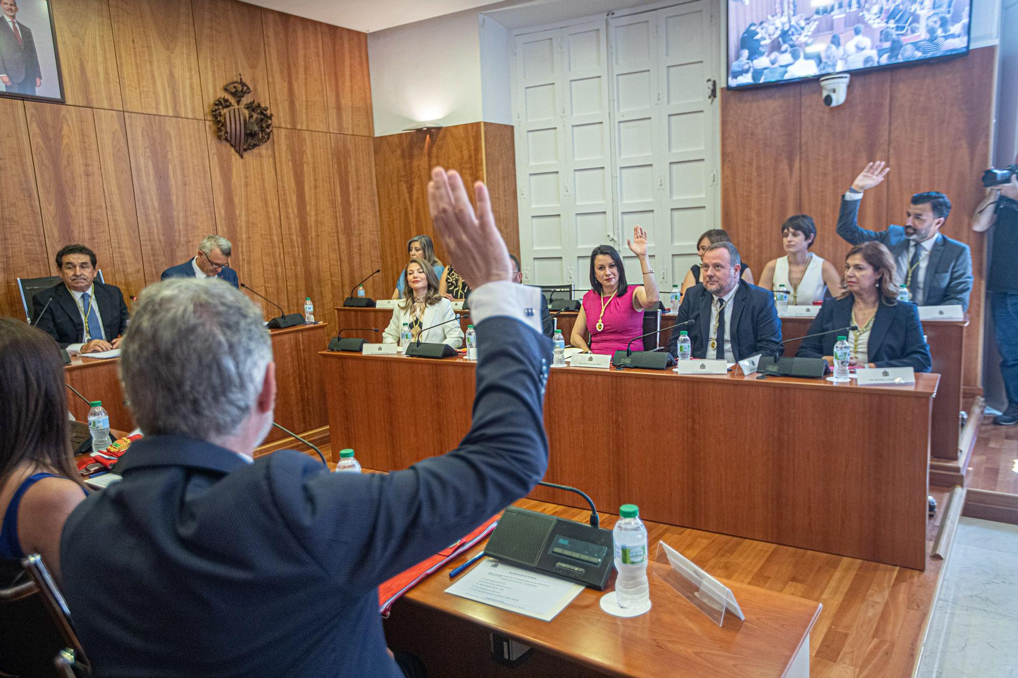 Constitución de la nueva Corporación municipal en el Ayuntamiento de Orihuela