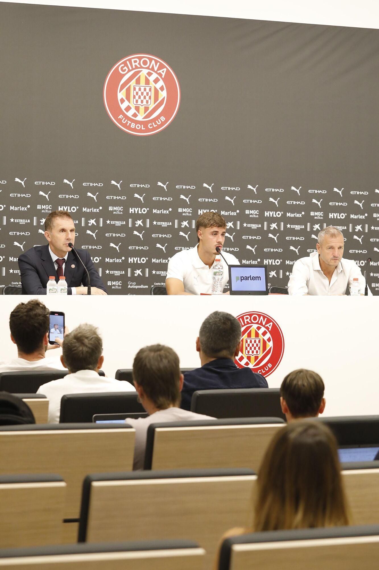 Girona. Estadi de Montilivi. Presentacio Hugo Rincon nou jugador del Girona FC. Delfi Geli. Quique Carcel.