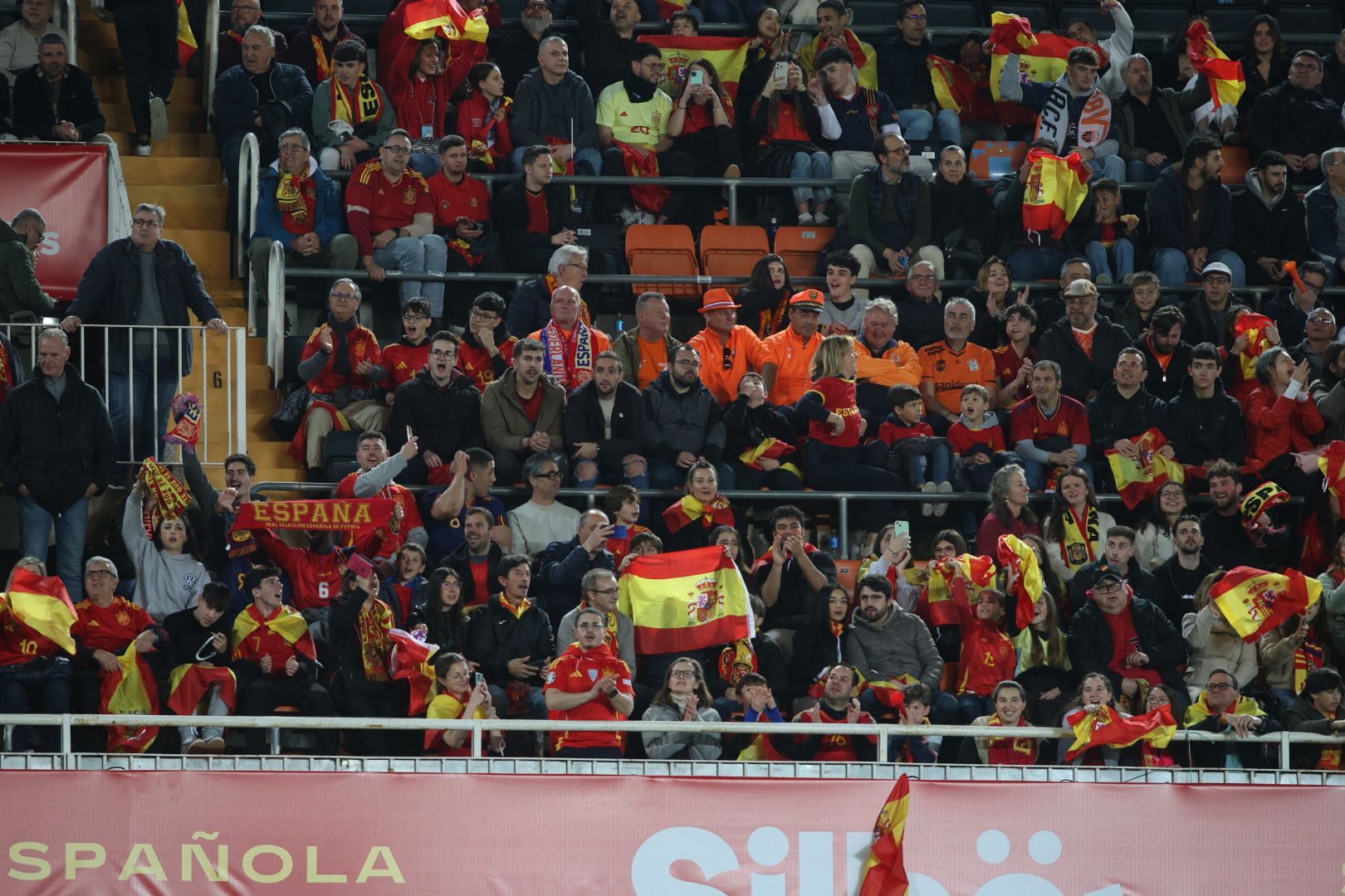 España - Países Bajos: Búscate en la grada de Mestalla