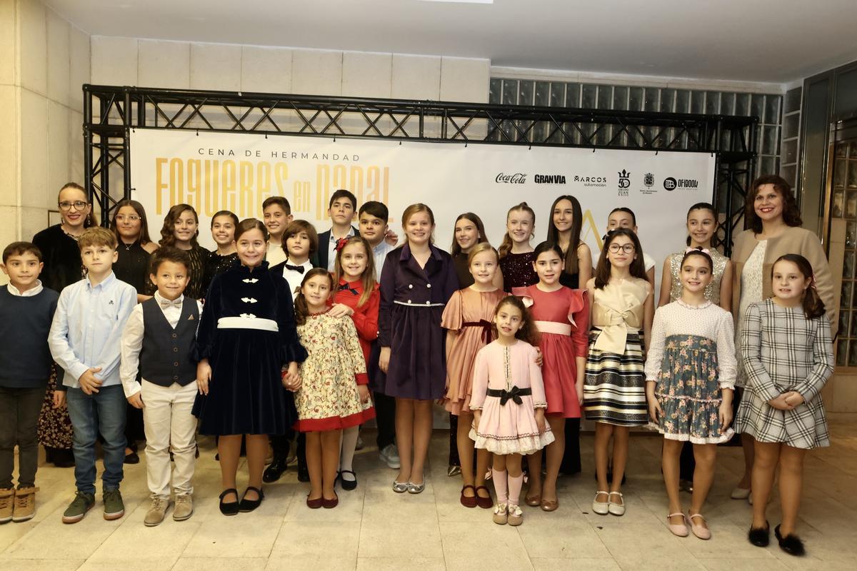 Cena infantil de Fogueres en Nadal