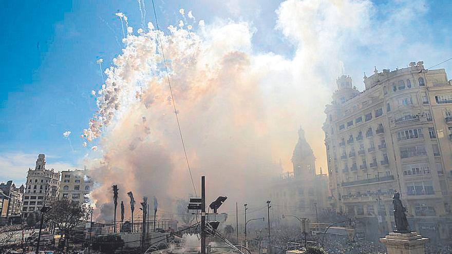 Piroval espera el visto bueno de Sanidad para los fuegos artificiales