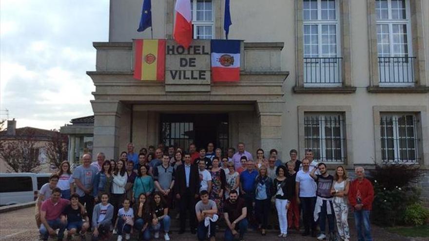 La localidad devuelve la visita a sus ‘hermanos’ de Oradour-sur-Glane