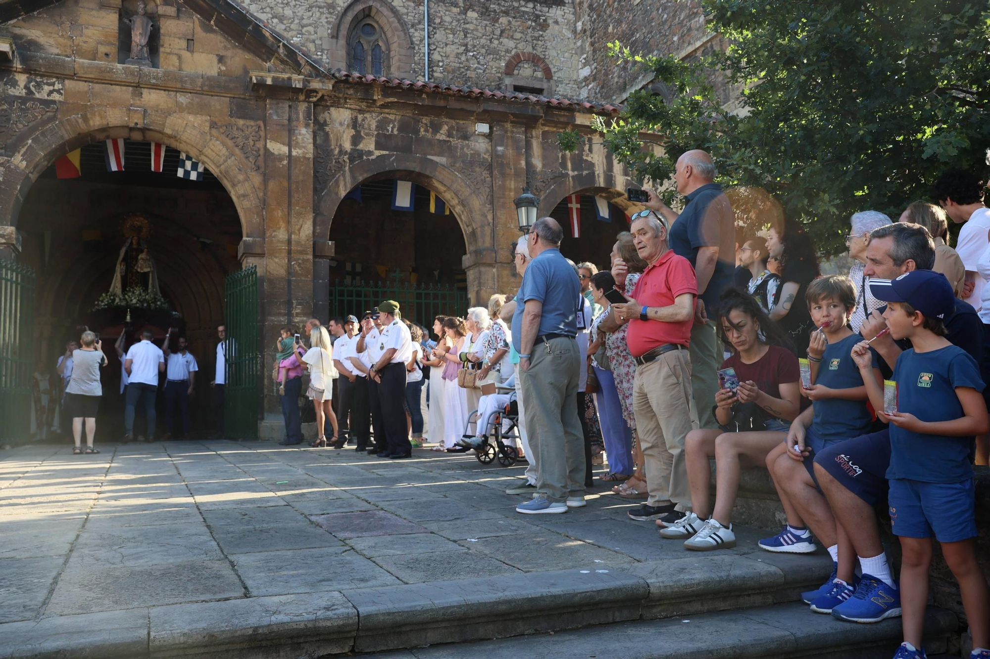 EN IMÁGENES: La procesión del Carmen en Avilés