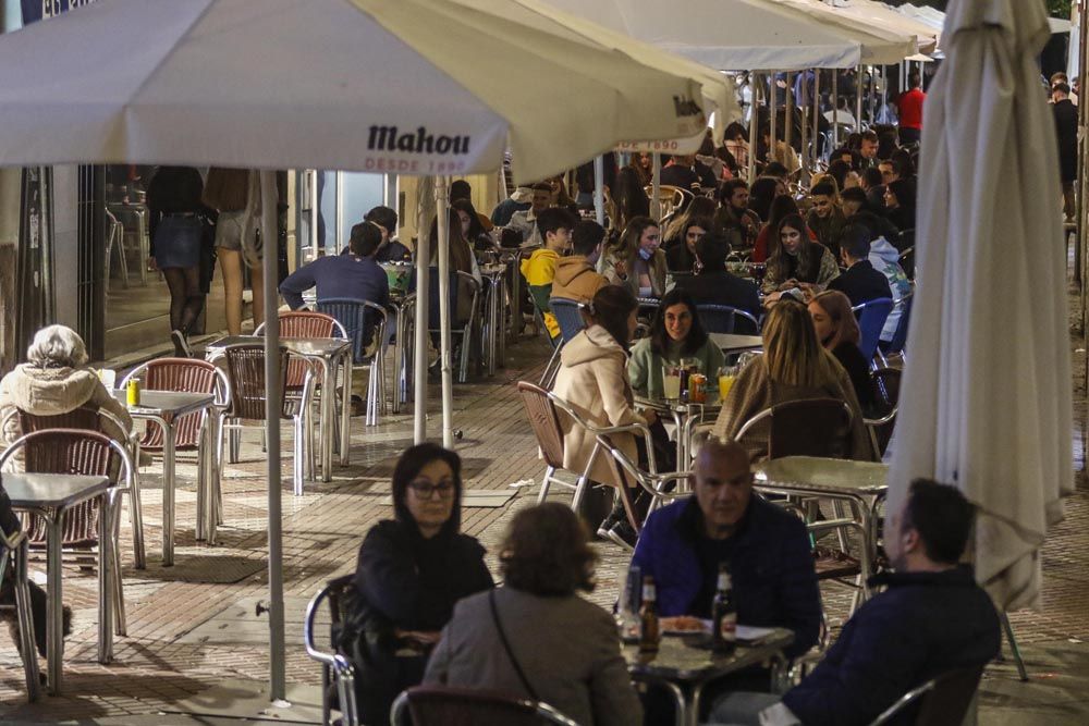 Viernes noche hasta las 10:30