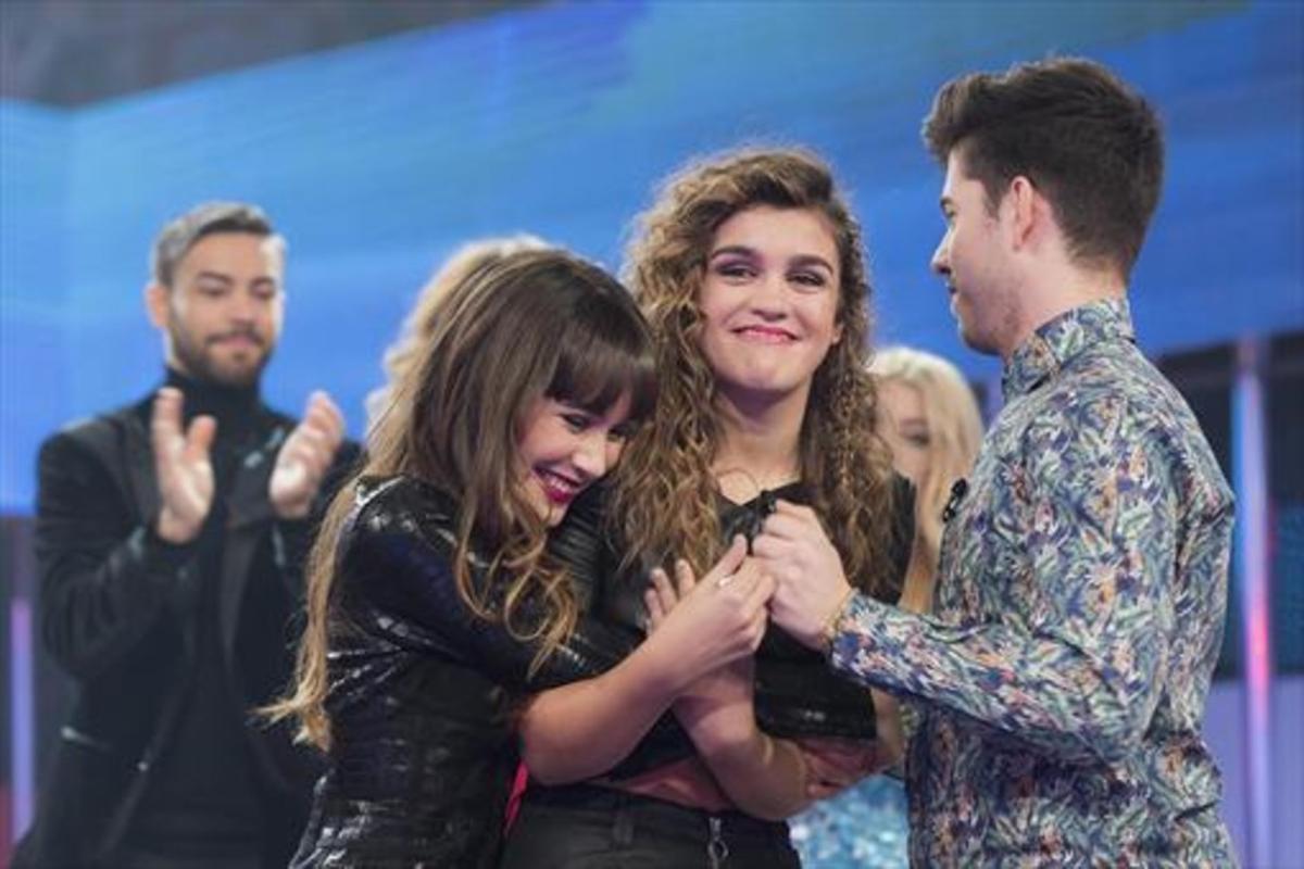 Los concursantes de ’OT’ Amaia (en el centro), Aitana y Roi.