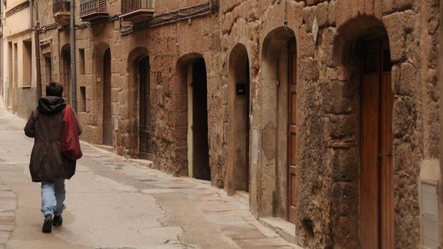 Un carrer del nucli antic de Cardona