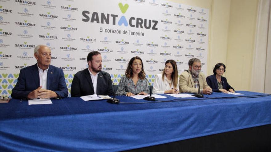 Un instante de la rueda de prensa ofrecida ayer en Santa Cruz.