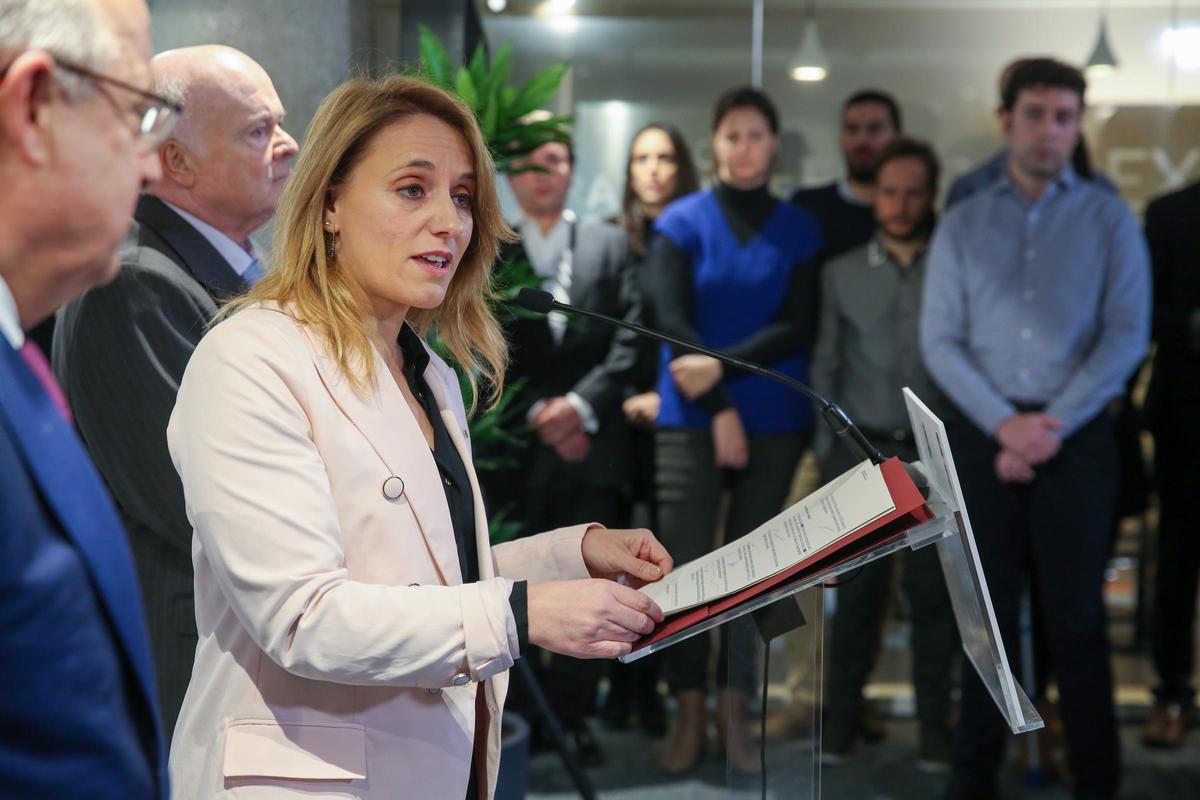 La Generalitat redueix per primera vegada a menys de 30 dies el pagament a proveïdors La Generalitat redueix per primera vegada a menys de 30 dies el pagament a proveïdors