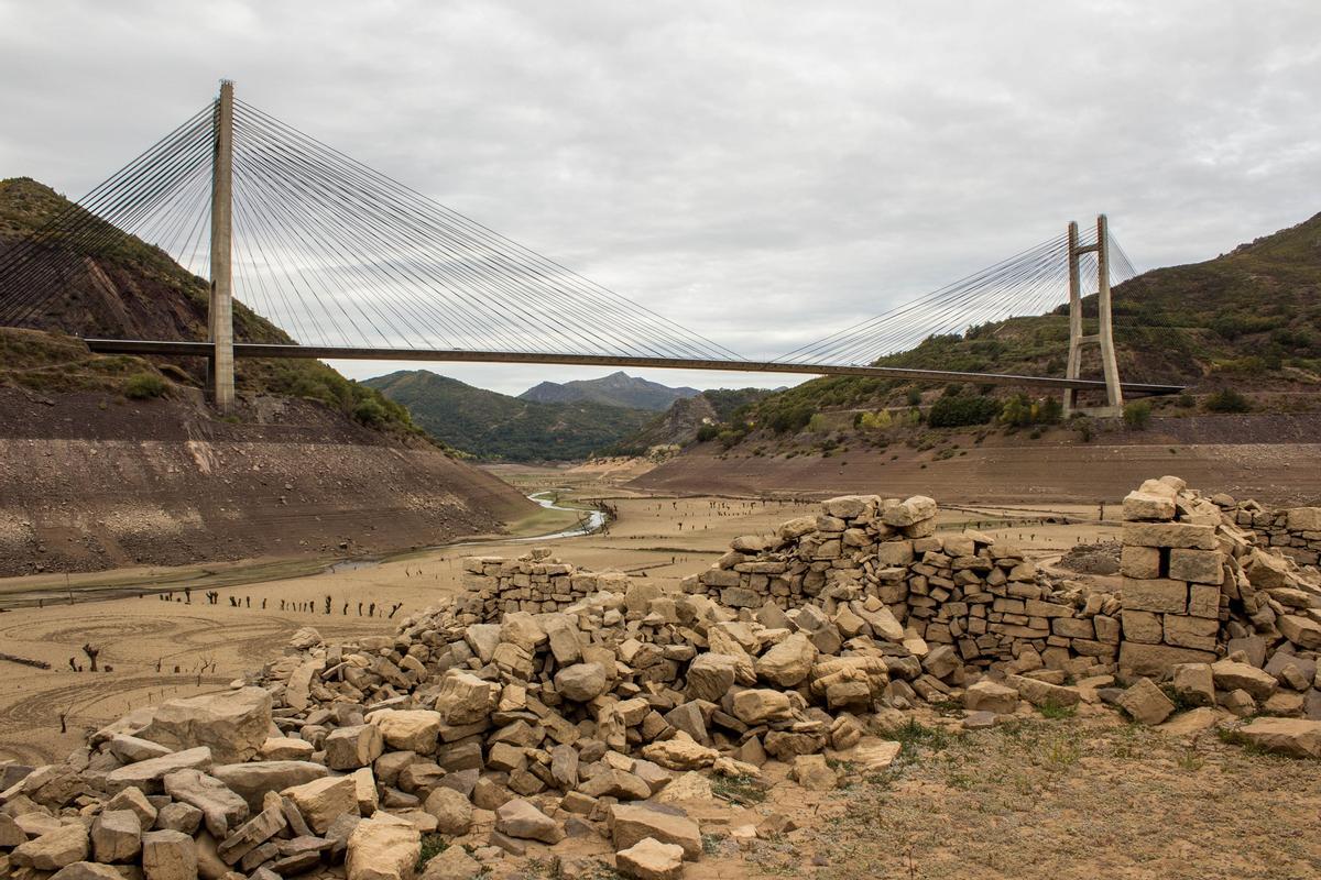 Embalse de Barrios de Luna, en León, en una época de sequía