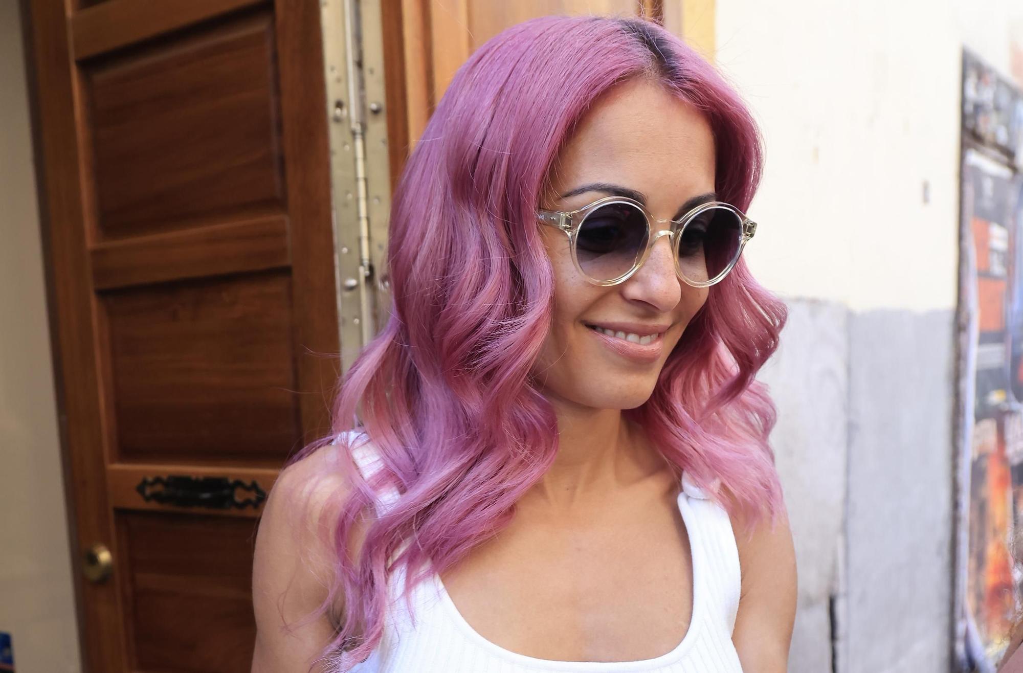 El pelo rosa de Hiba Abouk