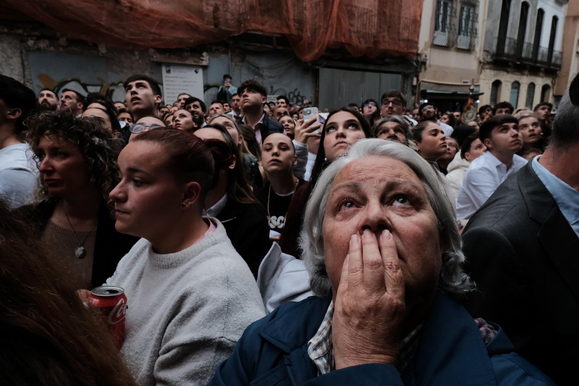 Gitanos retrasó su salida para esquivar la lluvia en este Lunes Santo.