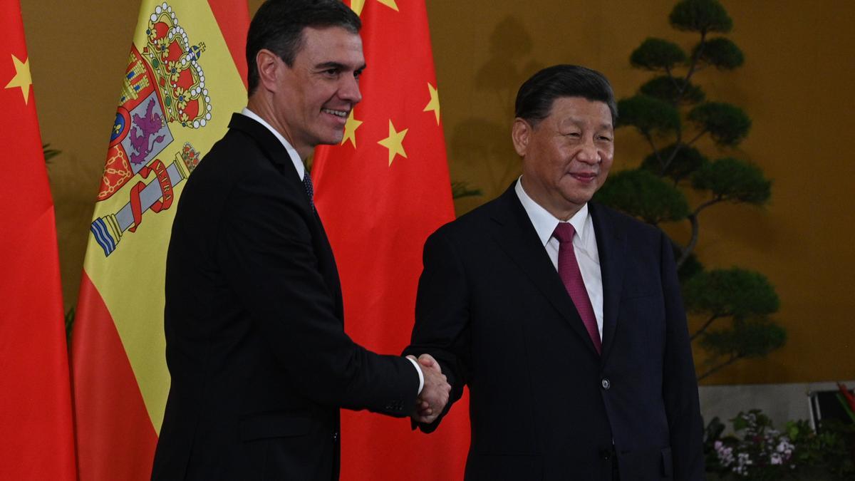 El president del govern espanyol, Pedro Sánchez, amb el president xinès, Xi Jinping, al G-20