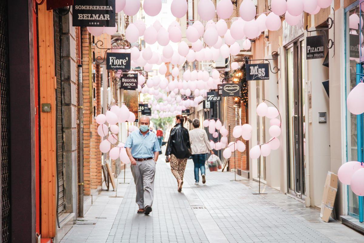 Calle comercial en la capital murciana.