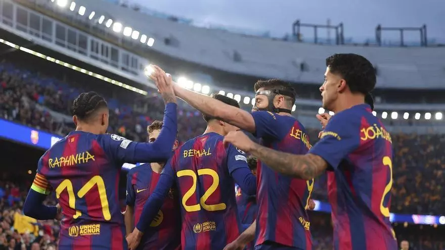 ¡7 goles como 7 soles! El Barça firmó su pase a curtos con un festival en el Camp Nou