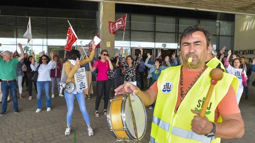 Los funcionarios de Justicia retoman la huelga general y amenazan con otras medidas