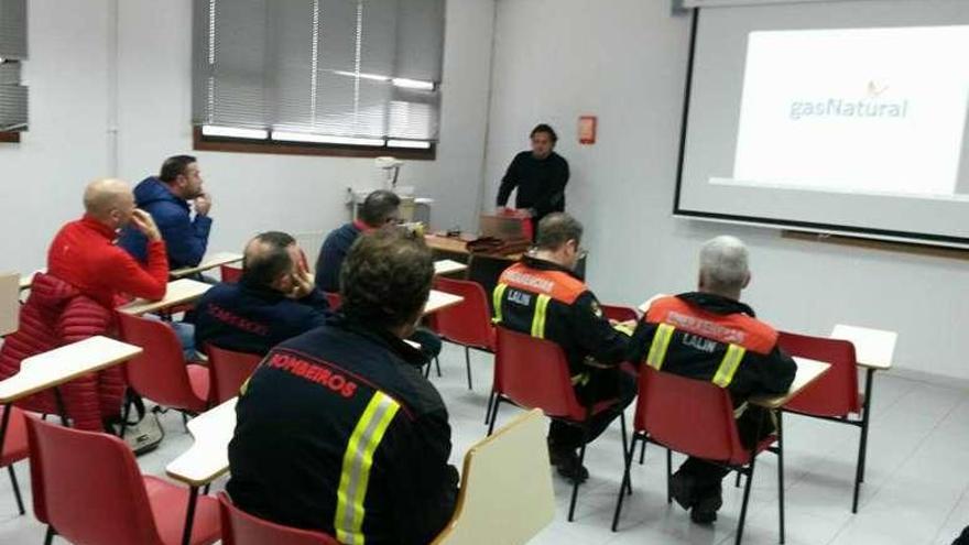 Bomberos y Protección Civl en el curso en Silleda. // Bomberos