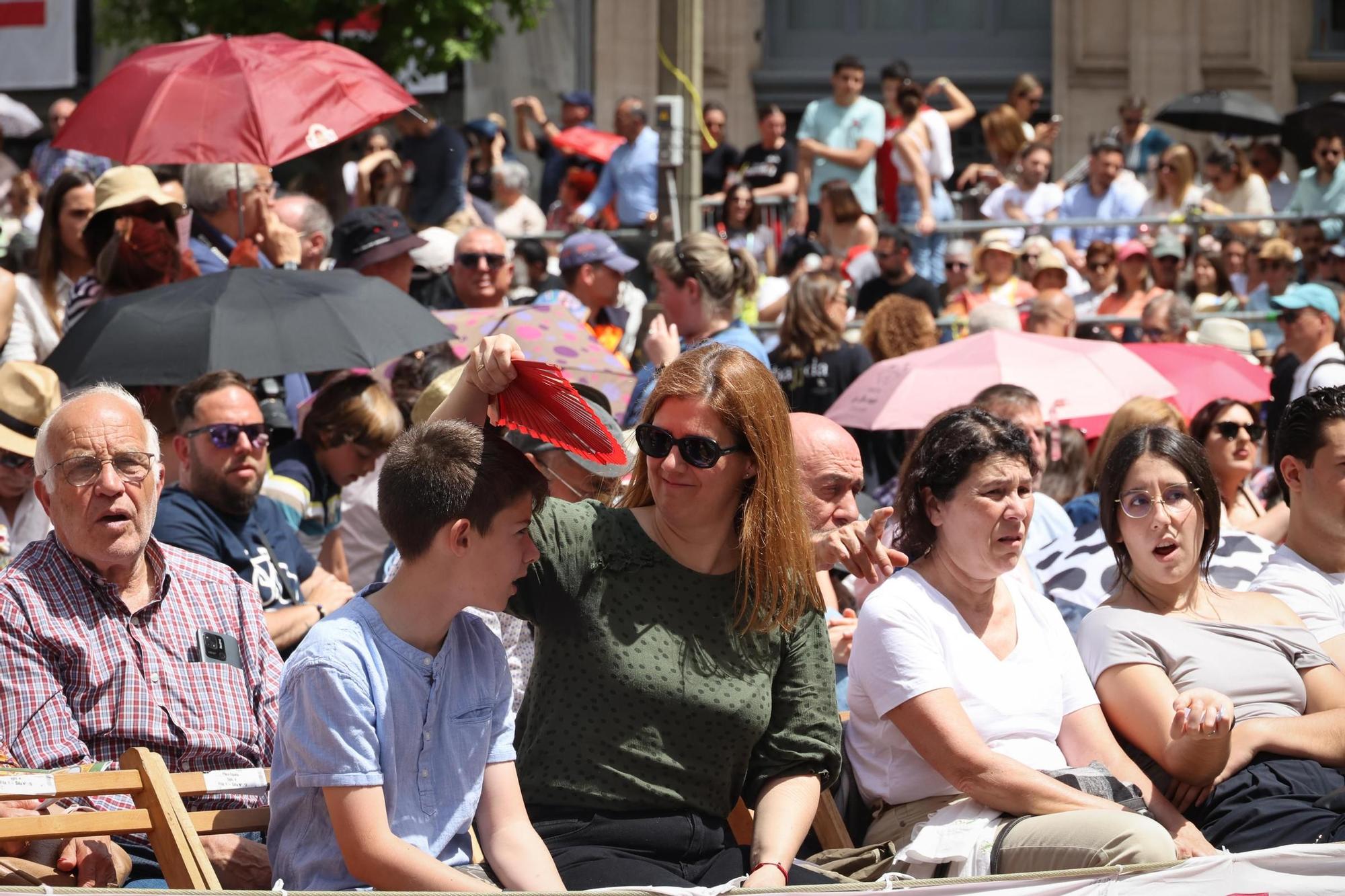 Alcoy se entrega al espectáculo de las tropas cristianas