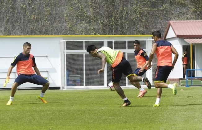 ENTRENAMIENTO DE LA UD LAS PALMAS Y ENTREVISTGA ...