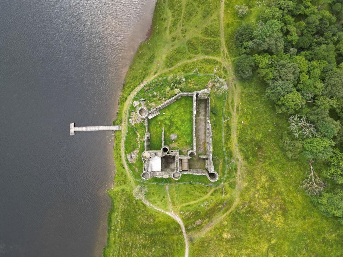 Vista aérea de las ruinas de Kilchurn.