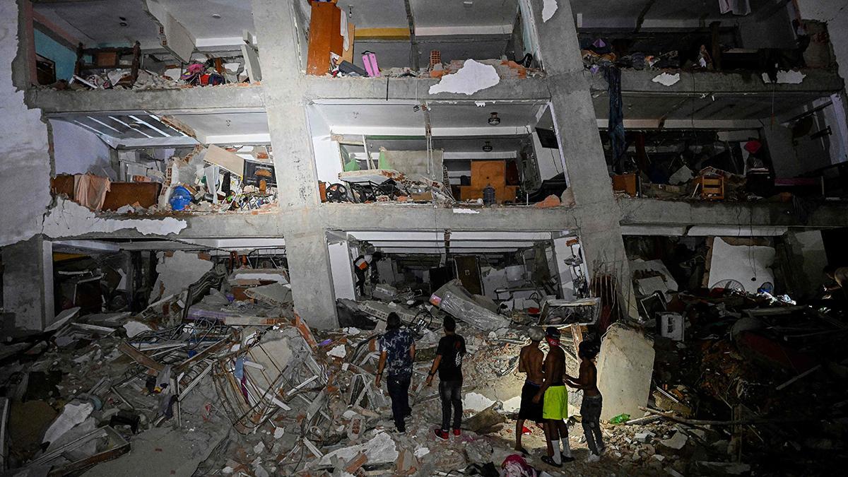 Edificio destrozado en Catia La Mar, La Guaira, tras los terremotos que han sacudido Venezuela
