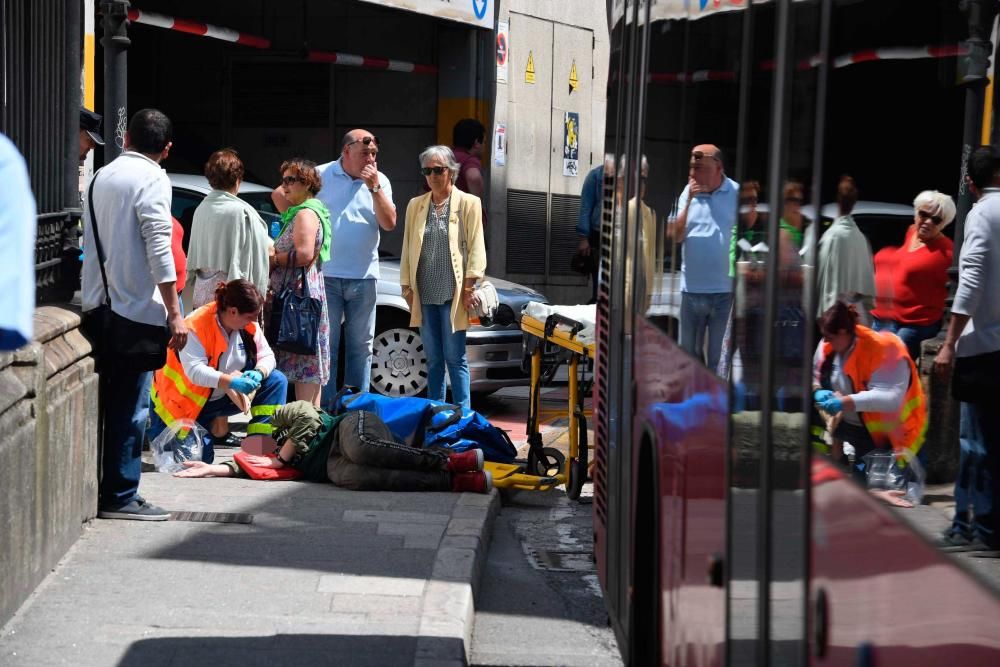 Un bus atropella a un menor en calle Panaderas