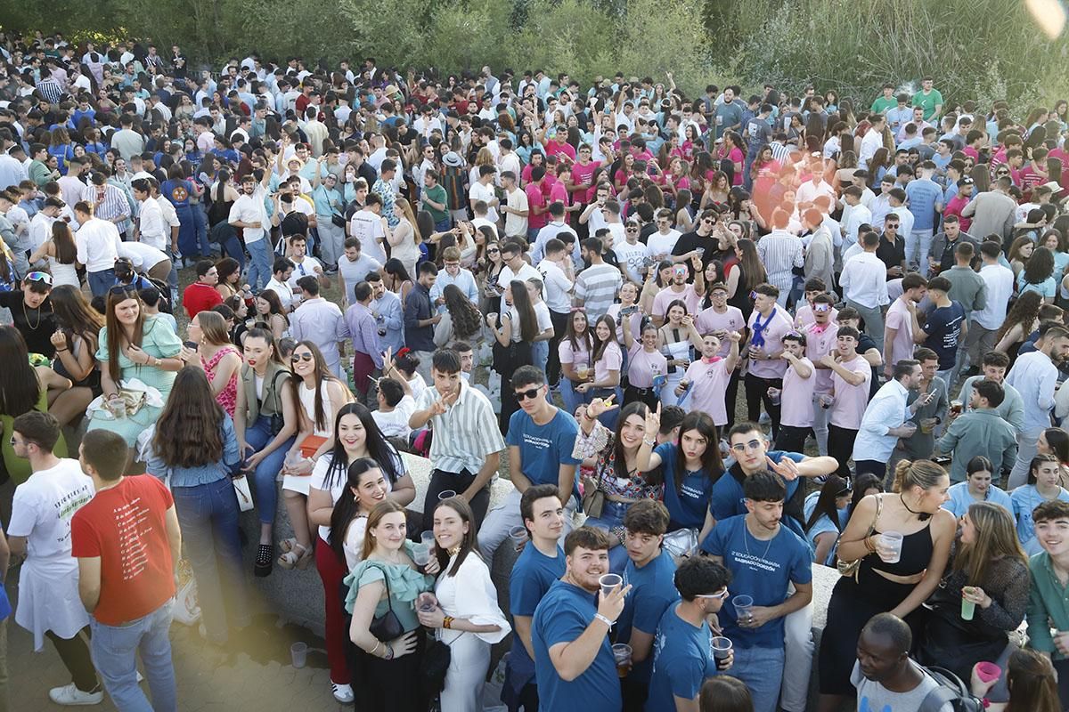 El botellón en el Balcón del Guadalquivir, en imágenes