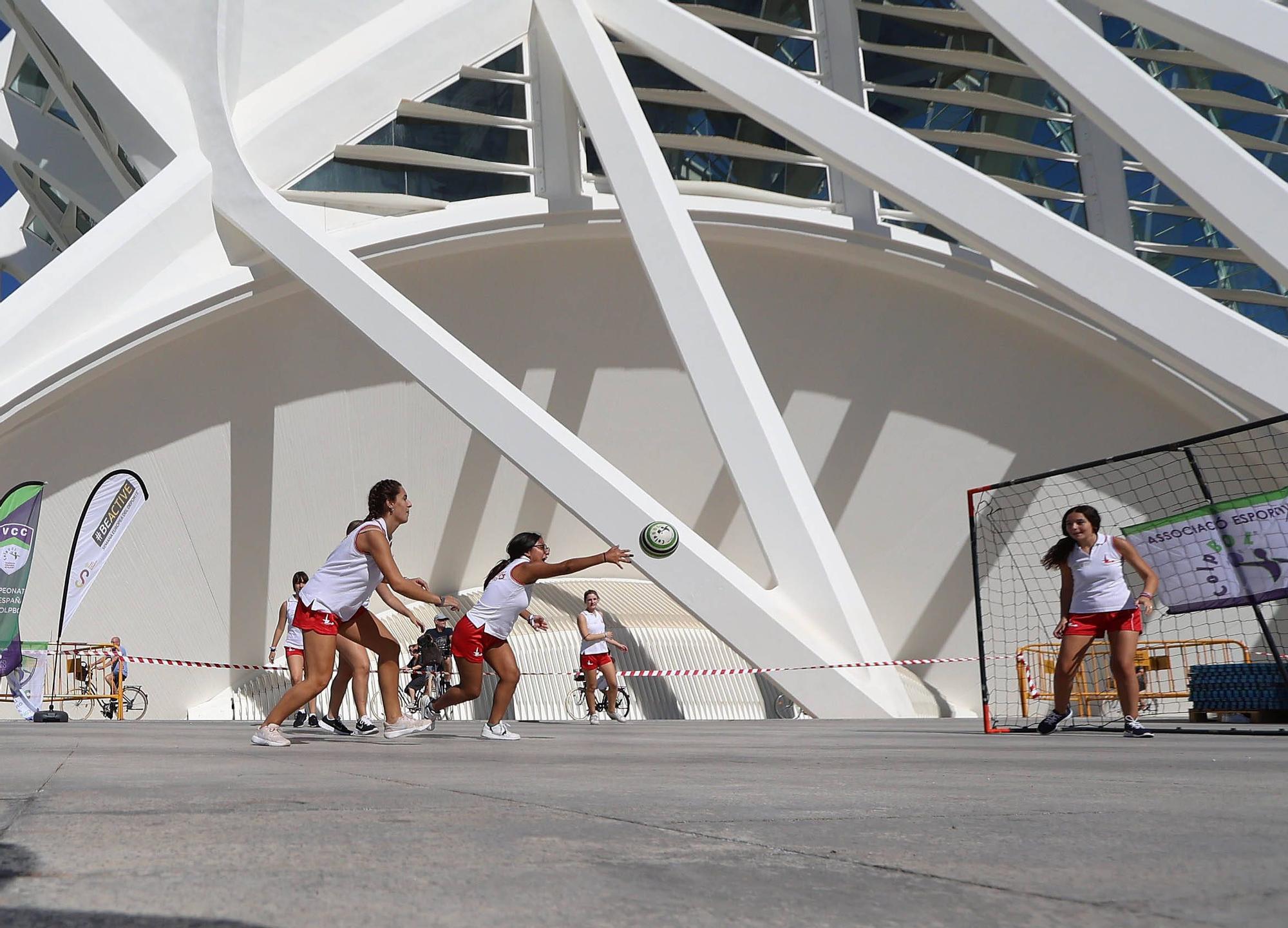 Nationale-Nederlanden Plogging Tour en Valencia que inaugura la Semana Europea del Deporte