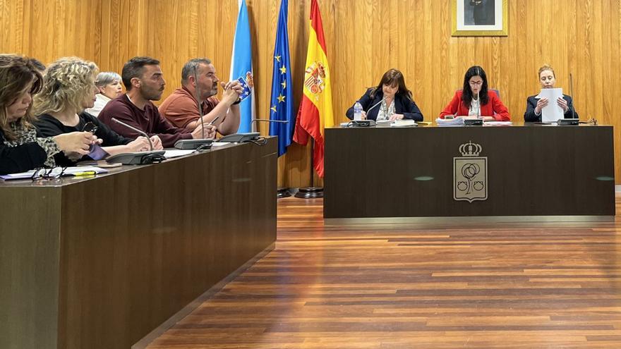 La Corporación municipal, en pleno, este lunes. |   // LOC